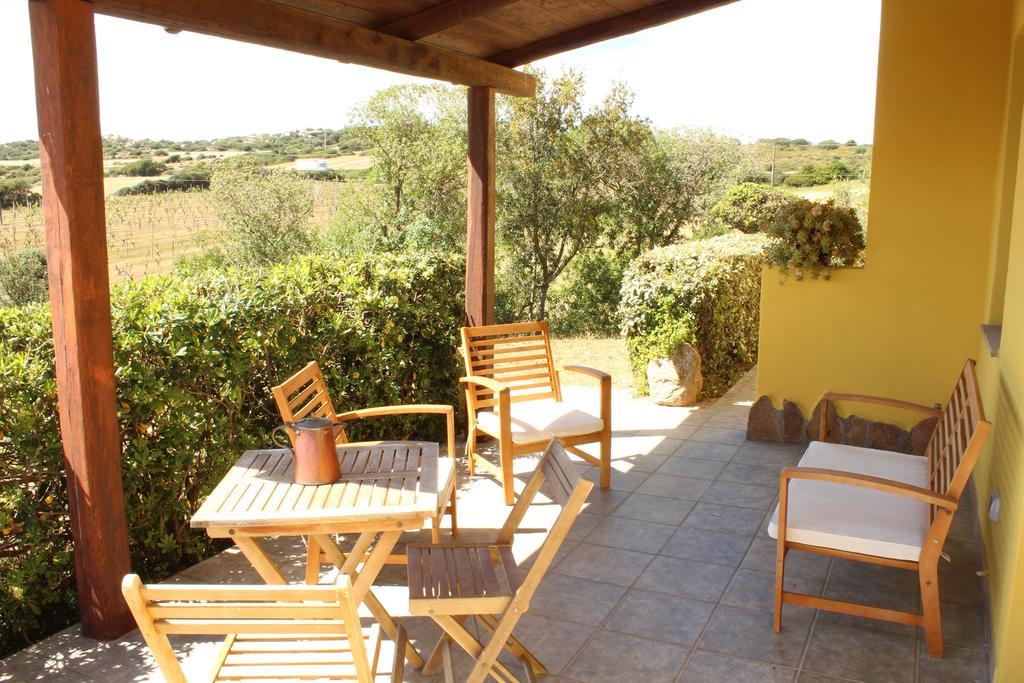 Agriturismo Campesi Casale Tra Le Vigne Aglientu Exterior photo